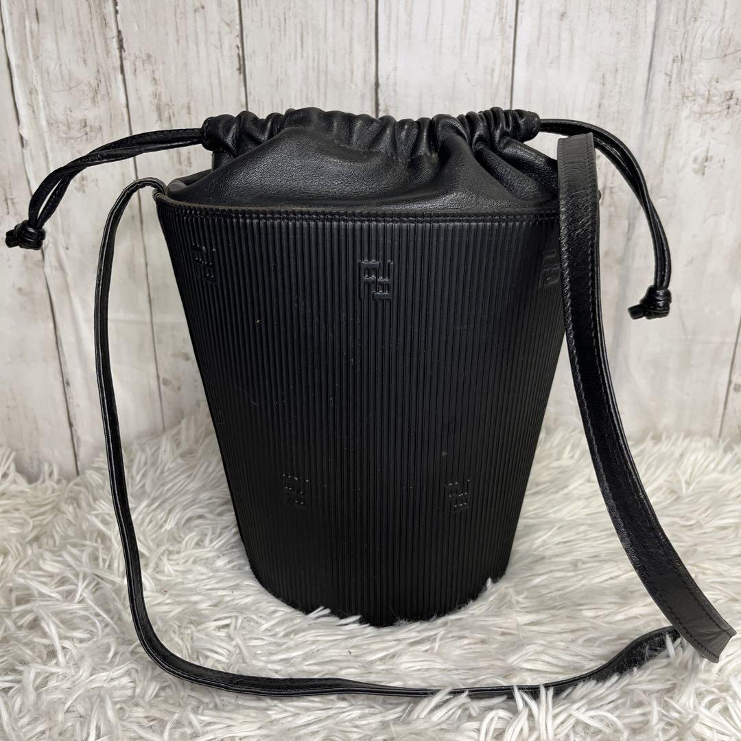 FENDI 巾着　バケツ型　ショルダーバッグ　FF ロゴ　ブラック
