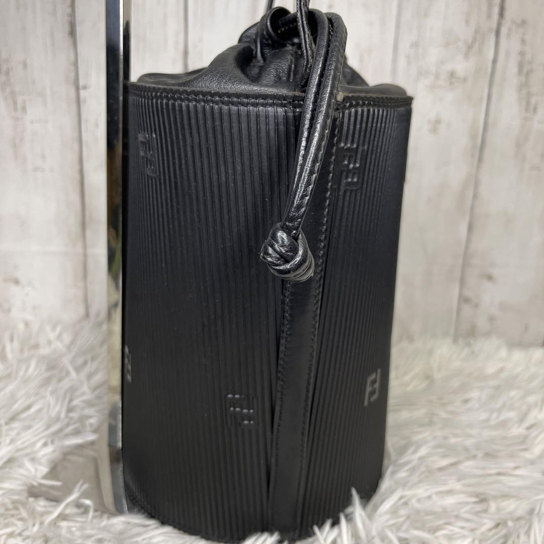 FENDI 巾着　バケツ型　ショルダーバッグ　FF ロゴ　ブラック