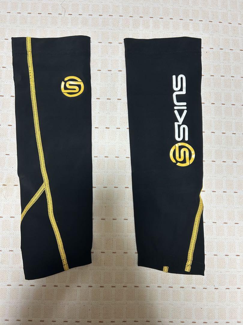 Skins スキンズ　レッグスリーブ　黒ウォーキング・ランニングウェア