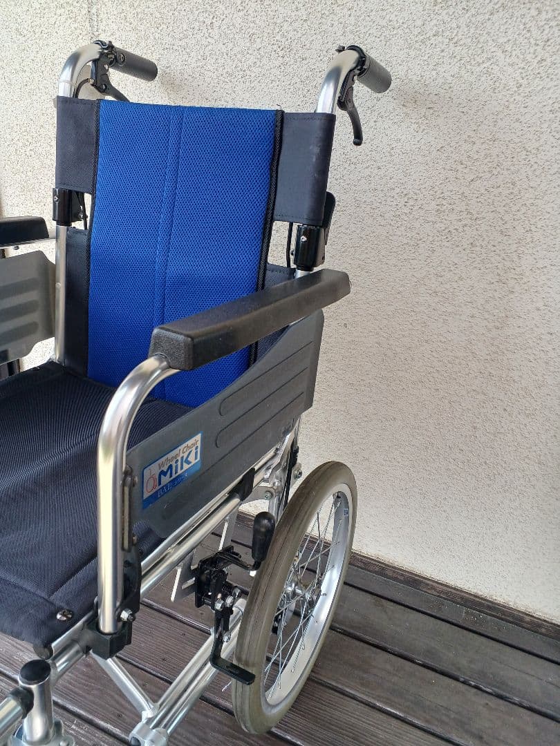 大好評です大好評です千葉県 引取り限定価格! 車椅子 Miki 介護用