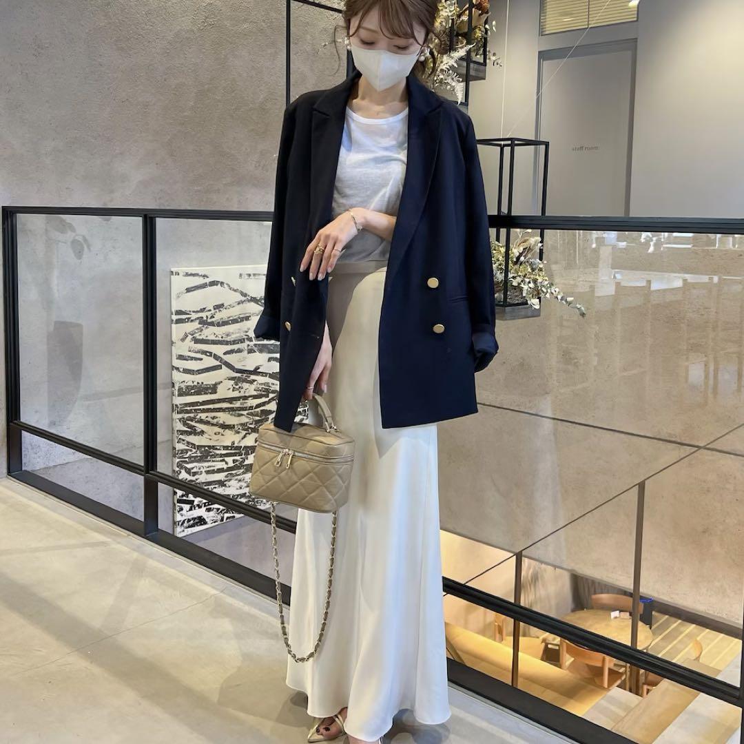 【未着用・美品】LARUTA サテンナロースカート