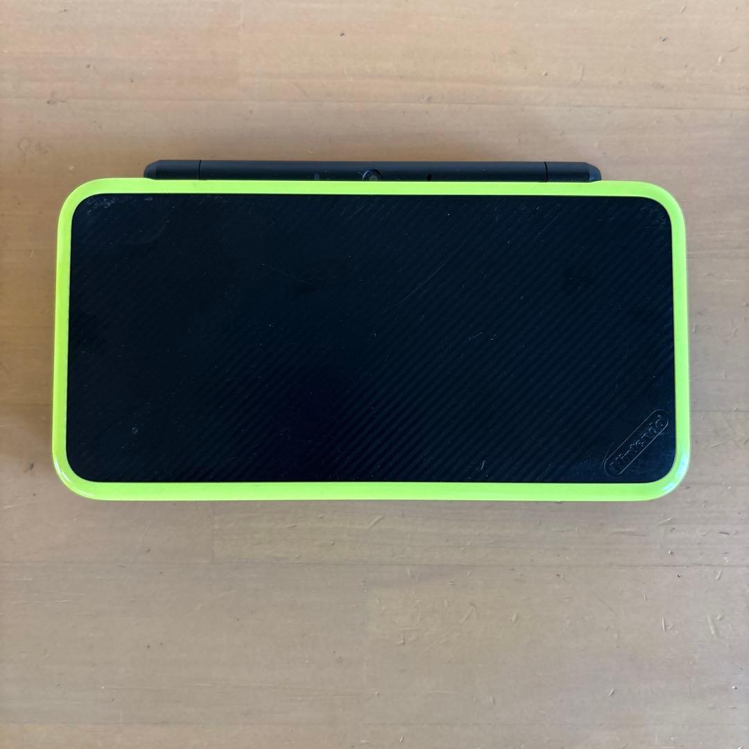 NEW任天堂2DS LL ブラック×ライム　マリオパーティ100ソフト付き