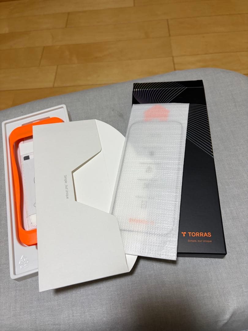 iPhone 15 256GB 本体 電池87% TORRAS 新品フィルム付 iPhone 15 256GB 本体 電池87% TORRAS 新品フィルム付