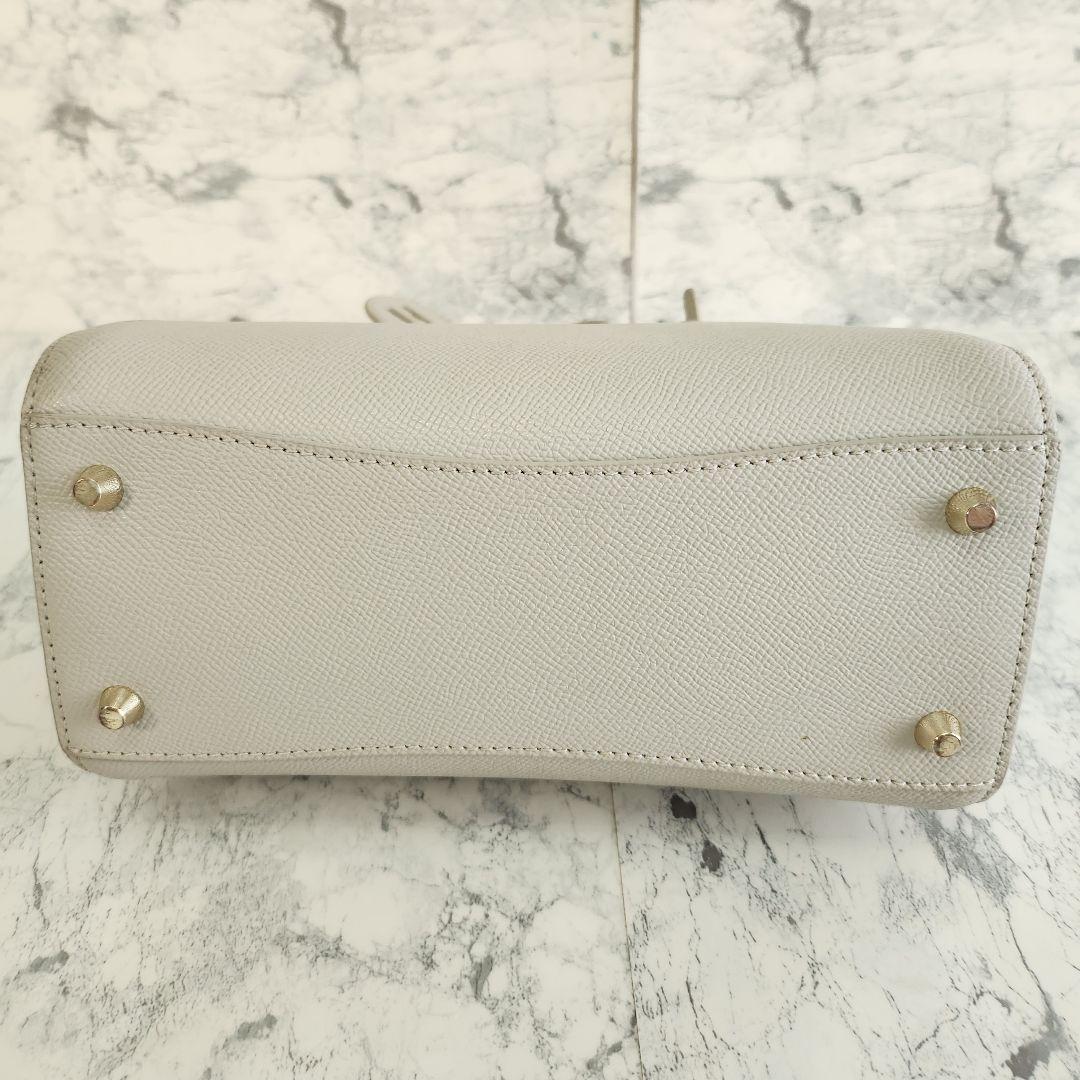 週末SALE◆美品◆FURLAミネルヴァ Sサッチェルグレージュ レザー バッグ