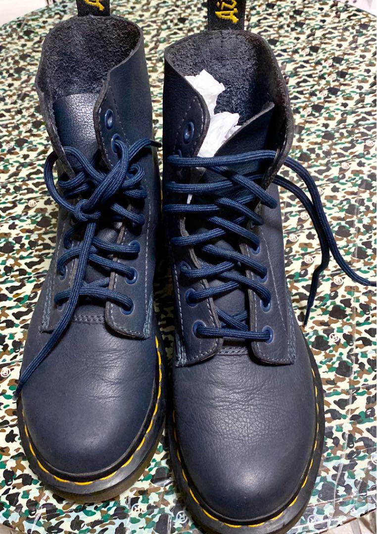 メルカリ ドクターマーチン Dr Martens 8ホール ブーツ パステルブルー ドクターマーチン 8 8 中古や未使用のフリマ
