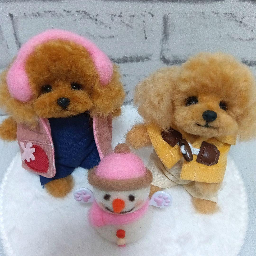 羊毛フェルト　トイプードルと雪だるま