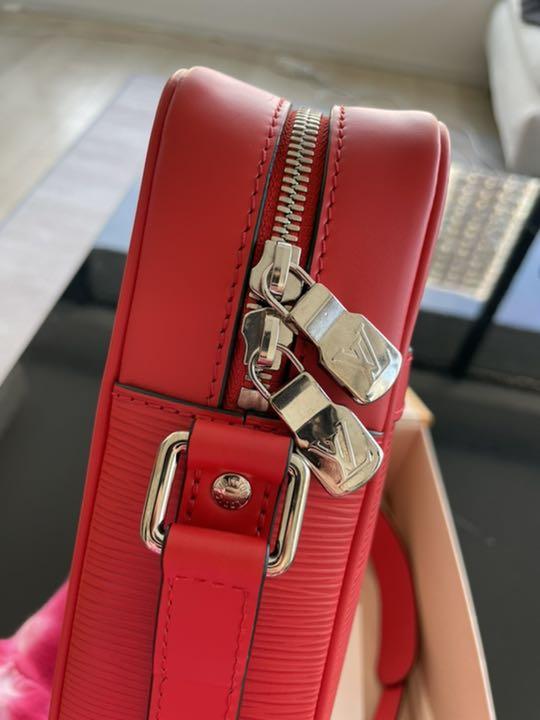 一時値下げSUPREME LOUIS VUITTON ショルダーバッグ EPI