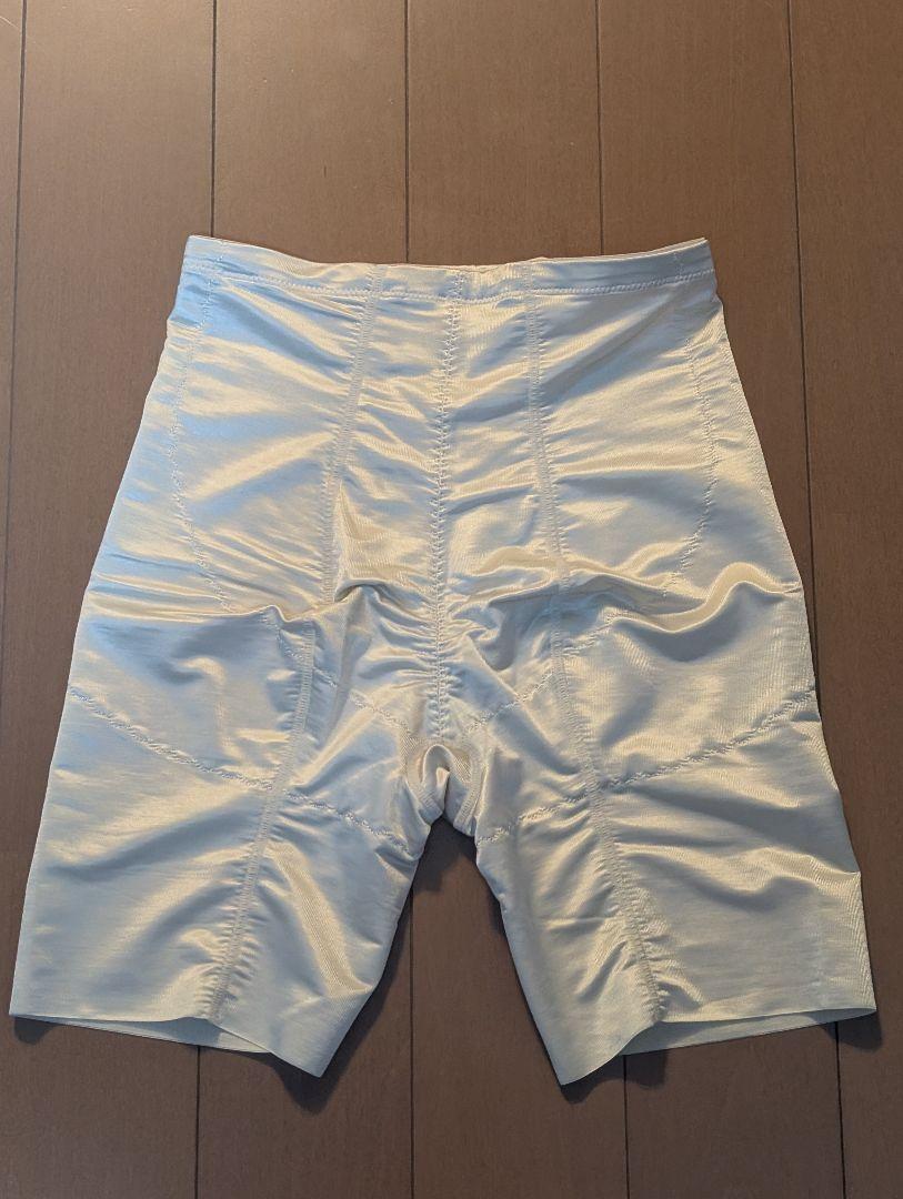 MIRROR MIRROR バックレスビスチェ C70