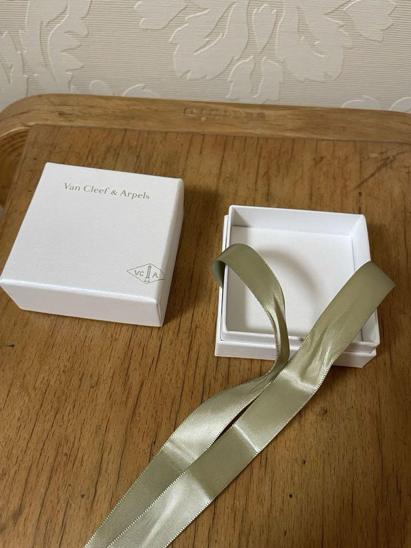 Van Cleef & Arpels ギフトボックス　引出し収納　保存箱
