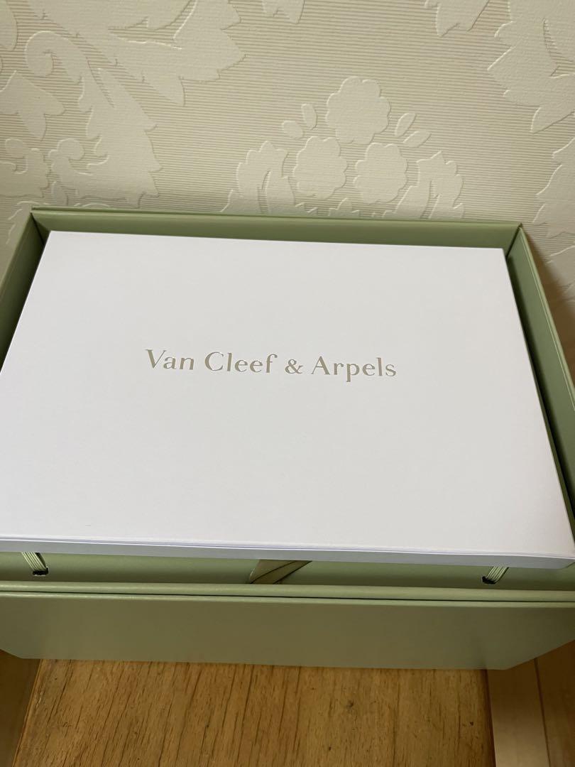 Van Cleef & Arpels ギフトボックス　引出し収納　保存箱