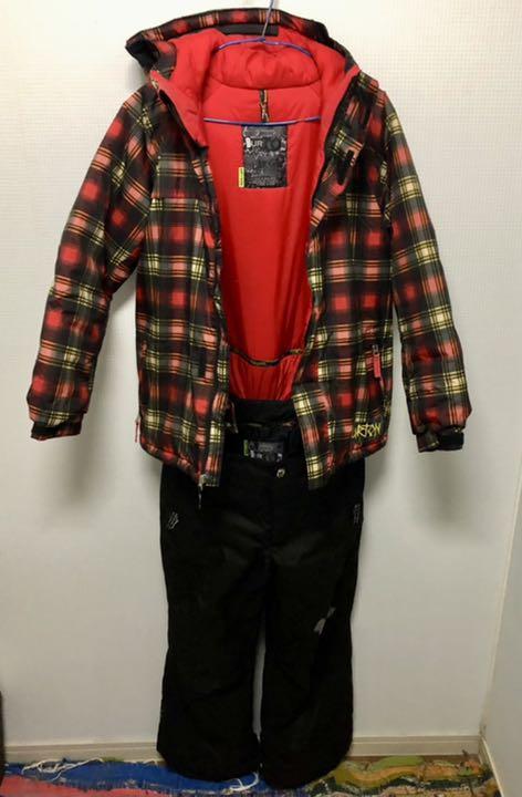BURTONバートンスノボウェア上下セット! かっこいいです!