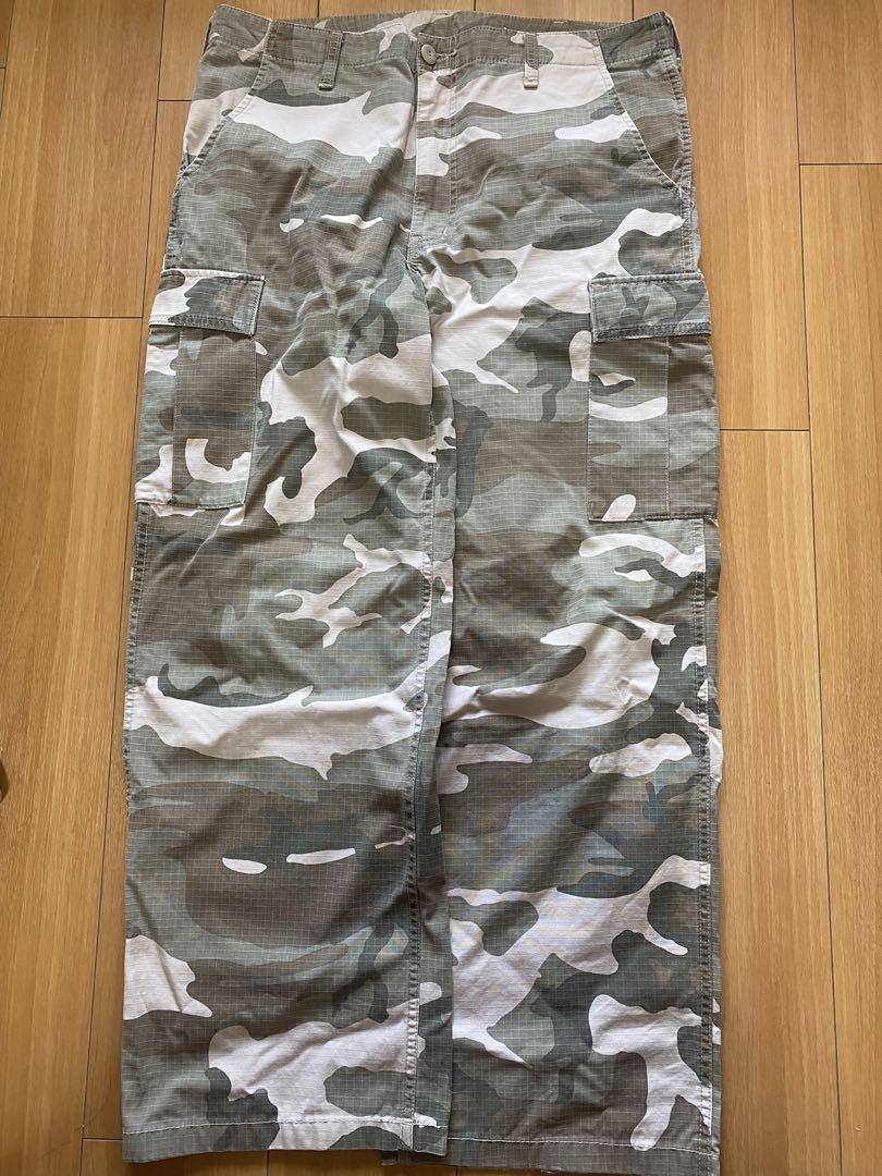 Carhartt 迷彩 カーゴパンツ - メルカリ