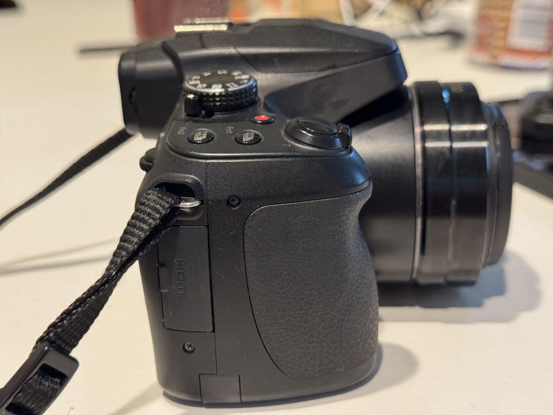 Panasonic LUMIX 60x光学ズームカメラ　DCFZ85