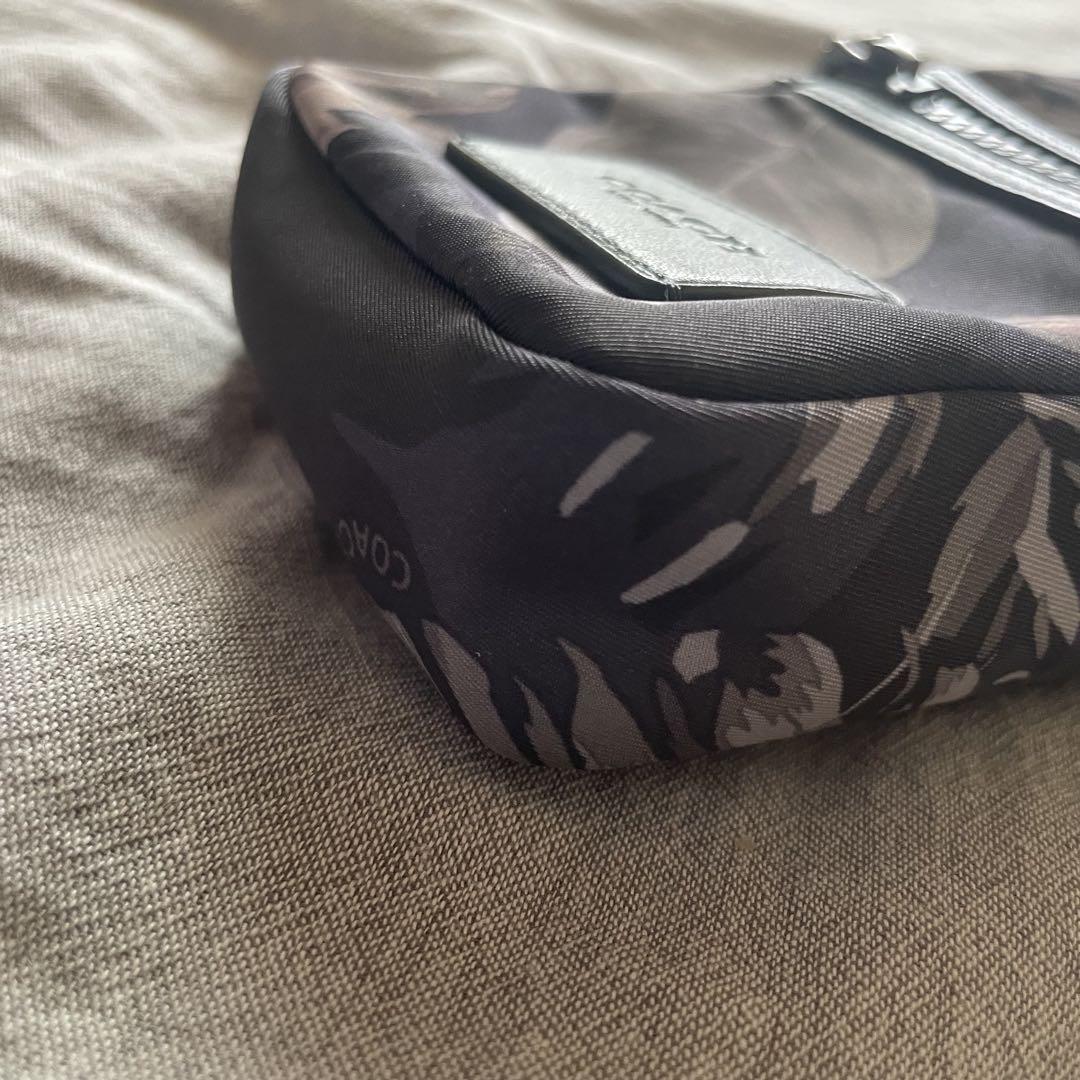 【美品】希少　COACH カラビナ付きポーチ　ボタニカル柄　IQOS タバコ入れ