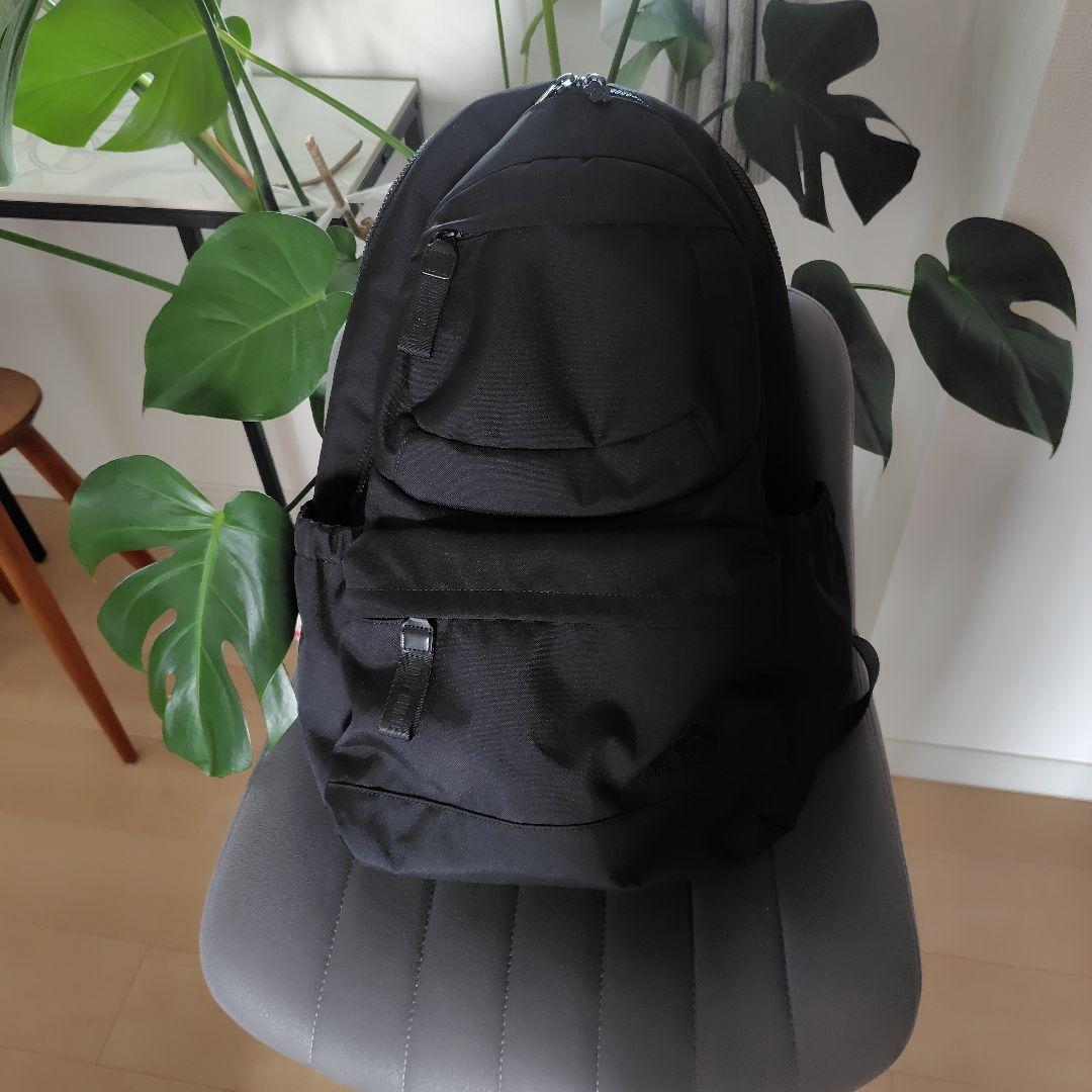 美品 MARY QUANTオールブラックシンプルロゴリュックL(ブラック) 美品 MARY QUANTオールブラックシンプルロゴリュックL(ブラック)