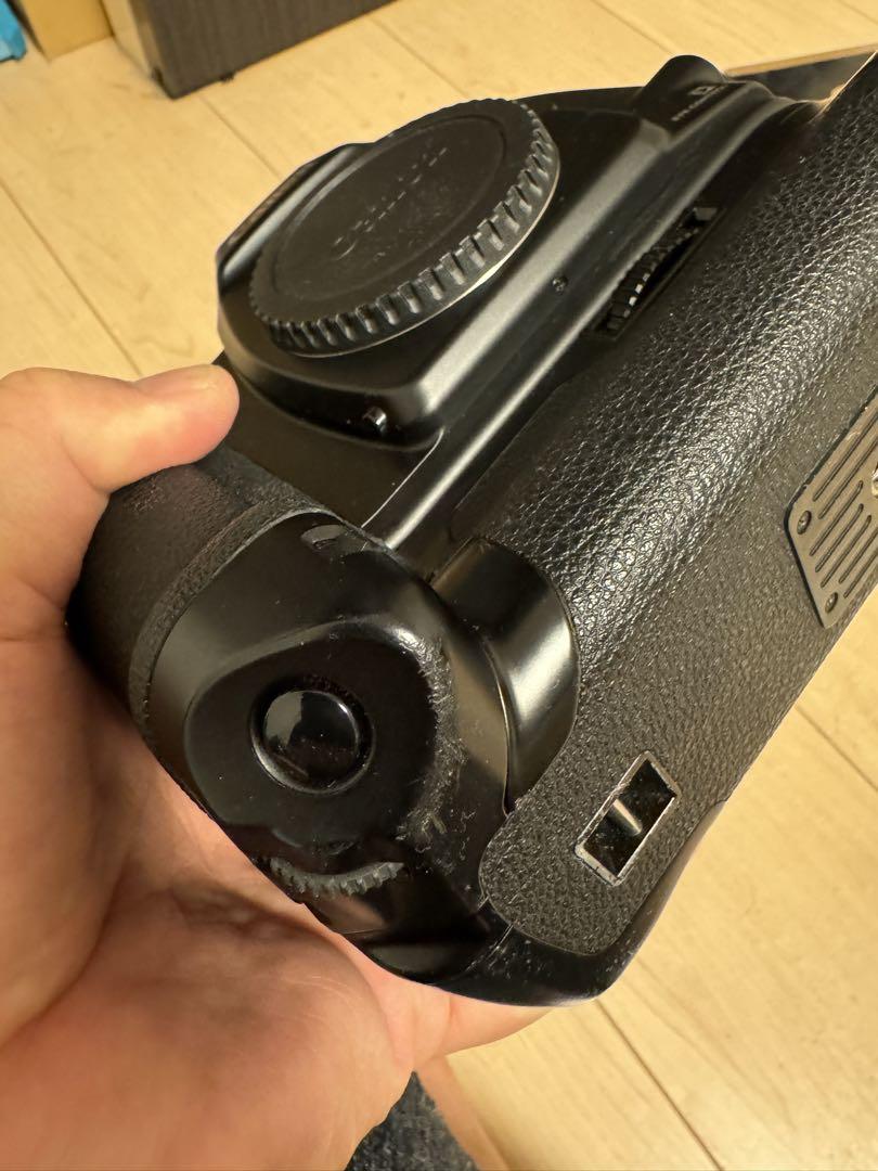 キャノン　フィルム一眼レフカメラ　CANON EOS 3 ＋ PB-E2 セット