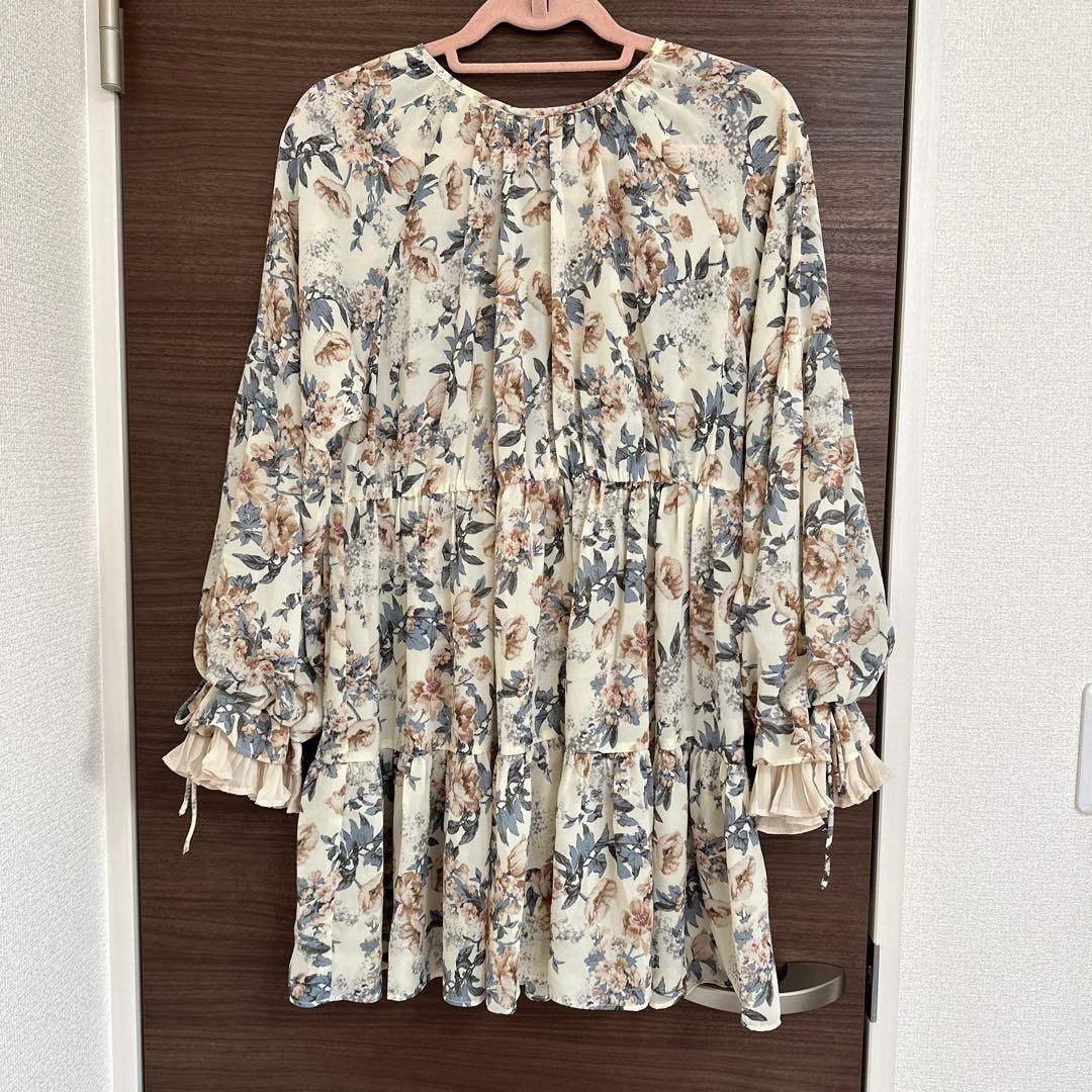 美品】ナイスクラップ 大人可愛い 花柄 ティアードチュニック