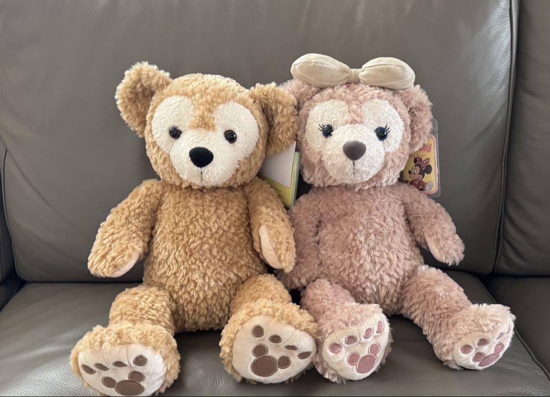 【新品・未使用】ダッフィー＆シェリーメイ　ぬいぐるみセット Amazon.co.jp: ダッフィー シェリーメイ ぬいぐるみ セット 43cm
