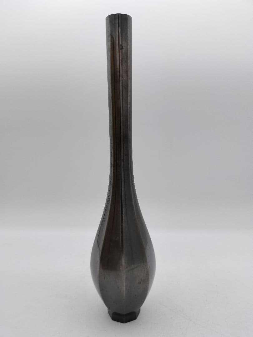 c228 花入砂張 八方鶴首 一ノ瀬宗辰 木箱 茶道具 古物 c228 花入砂張 八方鶴首 一ノ瀬宗辰 木箱 茶道具 古物