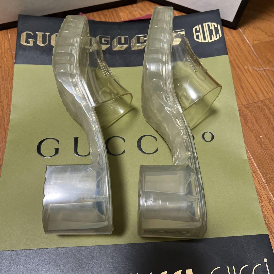 GUCCI ラバースライドサンダル エンボス ロゴ クリア 35 - メルカリ