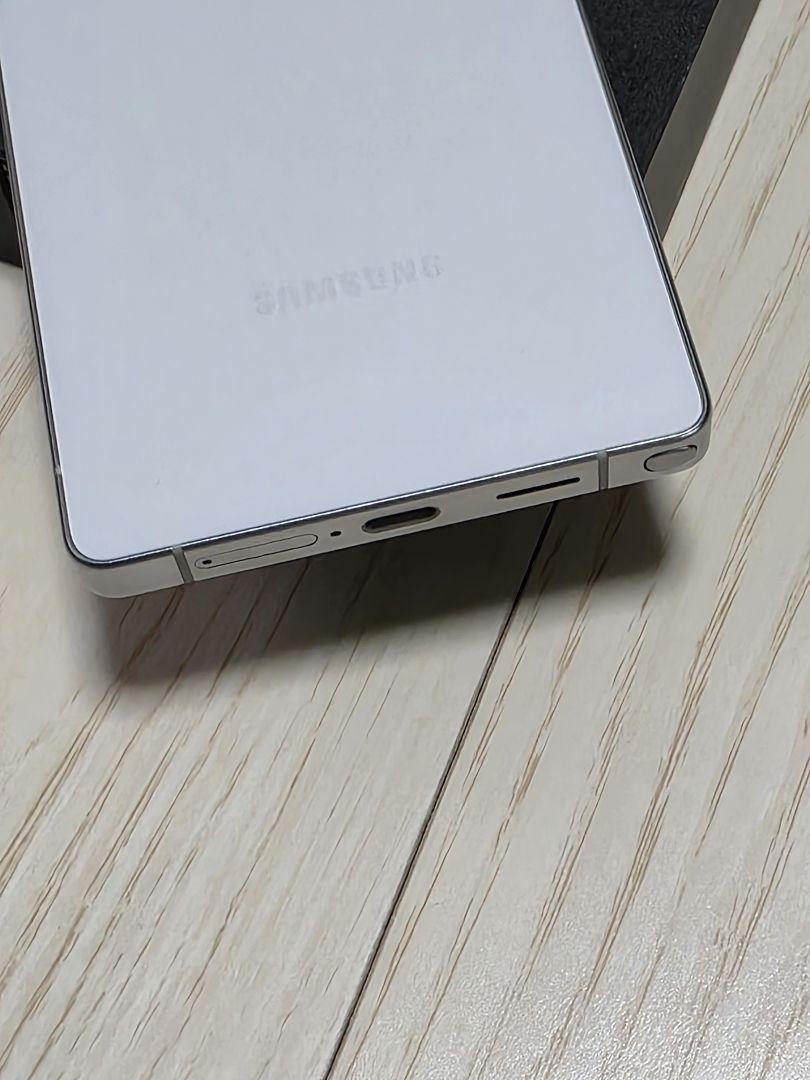 Galaxy S25 Ultra グローバル版512GBホワイト未使用に近い‼️ Galaxy S25 Ultra グローバル版512GBホワイト未使用に近い‼️