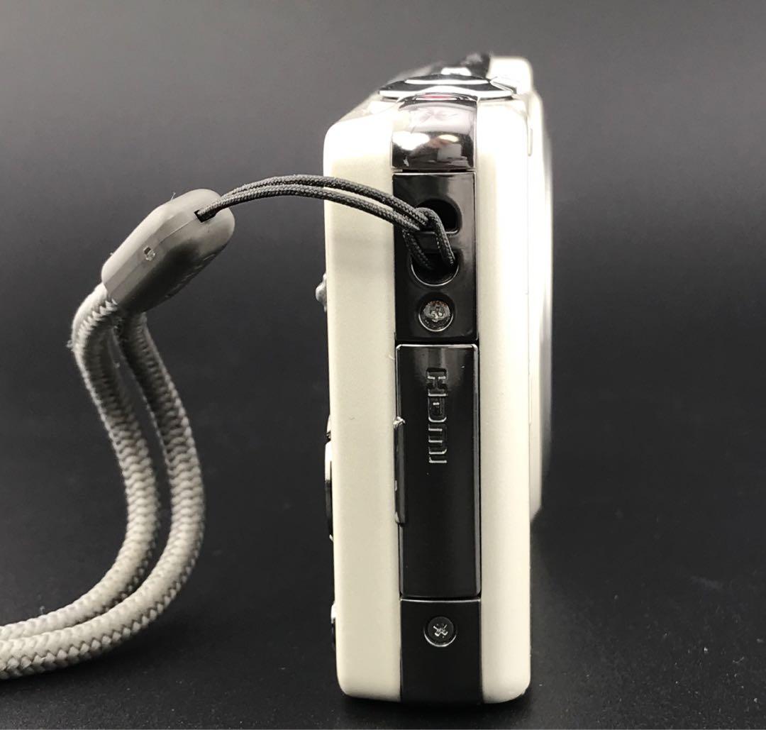 【カード、リーダー付】Panasonic LUMIX DMC-SZ7 ホワイト