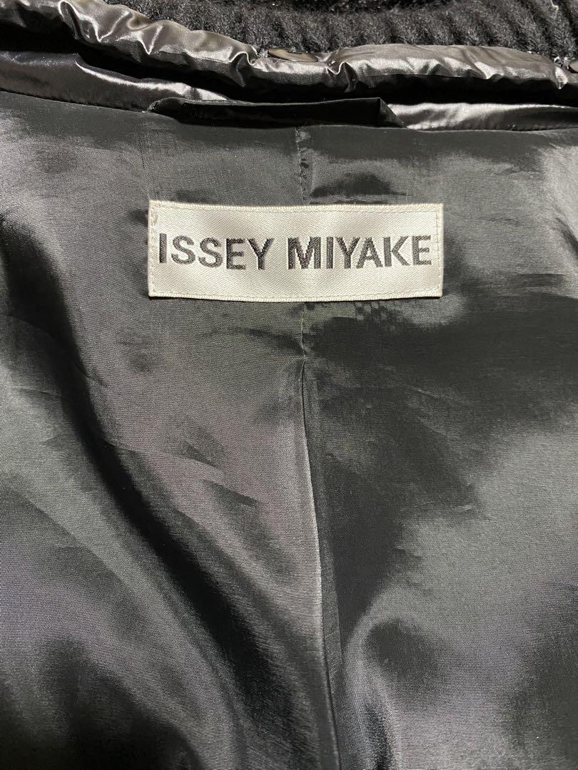 ISSEY MIYAKE 3Dデザインコート　ほぼ未使用