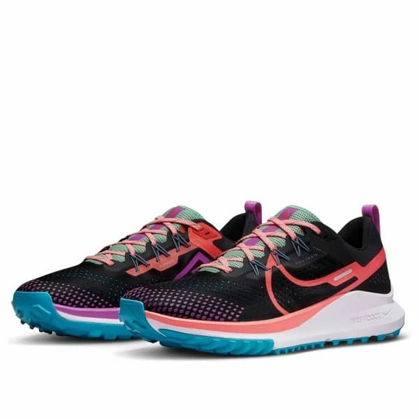 ランニングシューズ ブラック