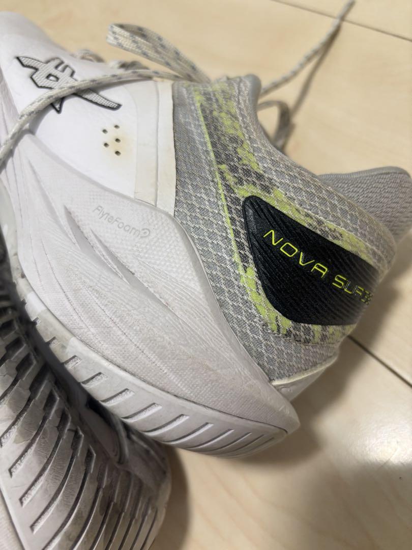 アシックス　NOVA SURGE LOW　ノヴァサージ ロー