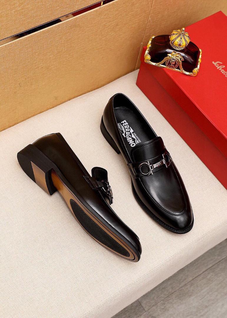 Ferragamo フェラガモ メンズ レザーシューズ ブラック 26.5 箱付