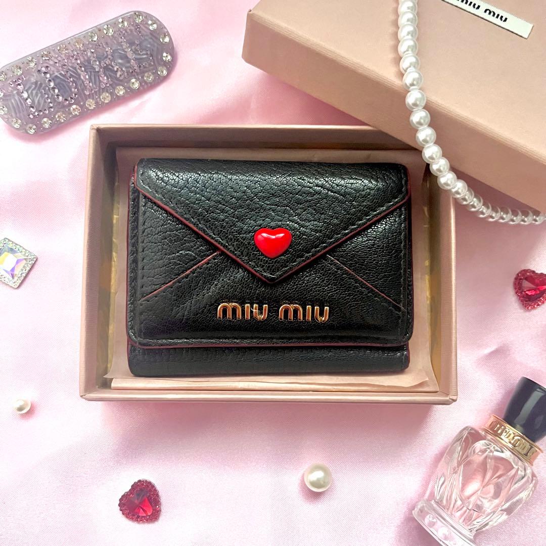 miu miu ミュウミュウ 三つ折り財布 マドラス ラブ レター 黒MIU MIU