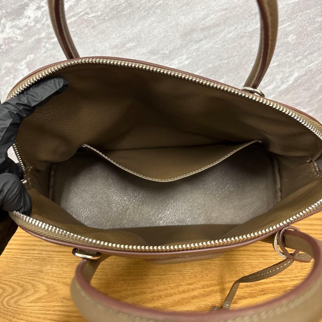 ノーブランド　レザー　ハンドバッグ　エトゥープカラー　ブラウン ノーブランド レザー ハンドバッグ エトゥープカラー ブラウン