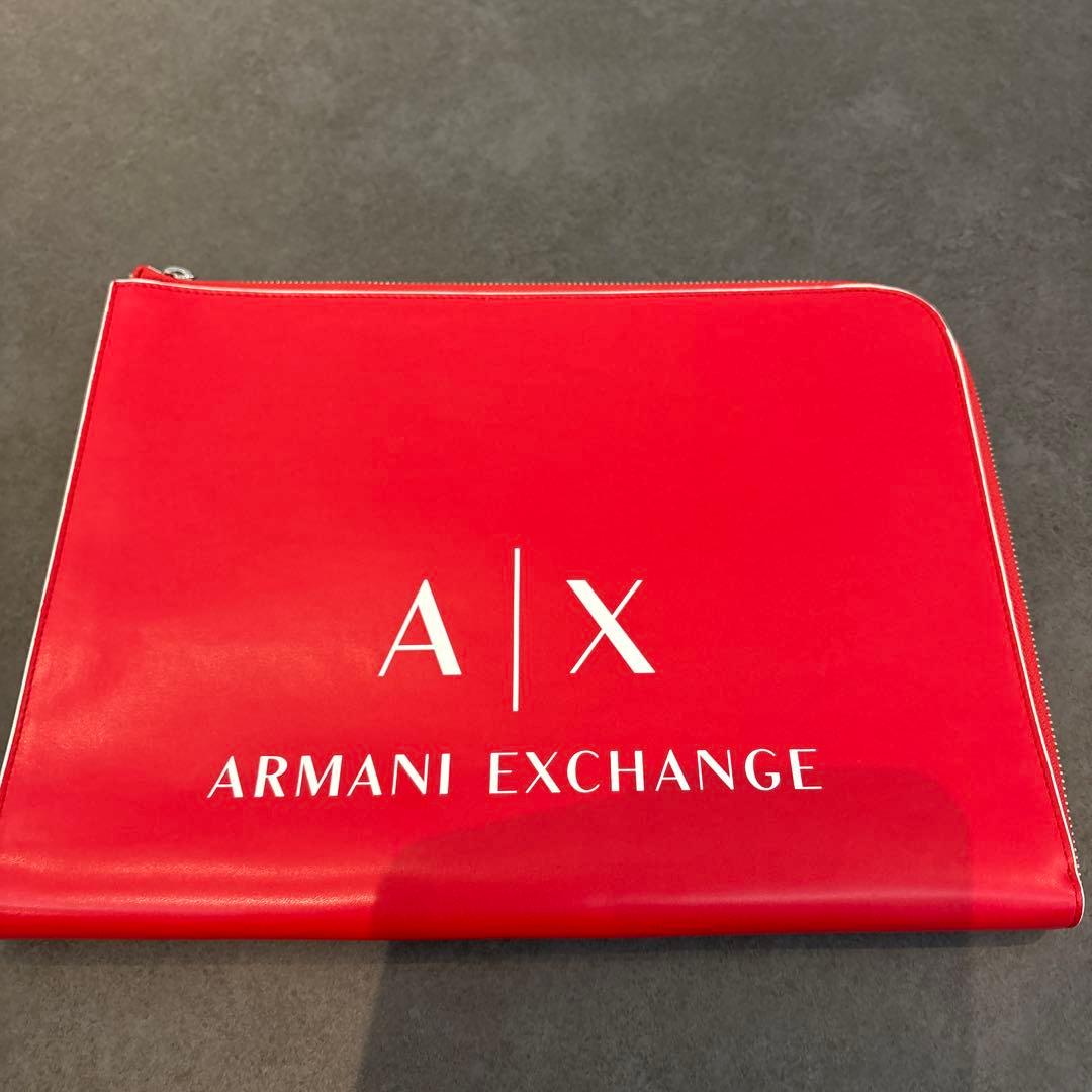 Armani Exchange レッド クラッチバッグ PC入れA X ARMANI EXCHANGE