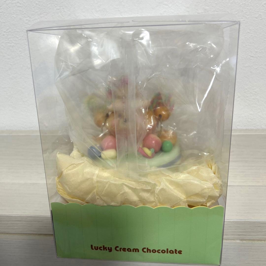 Lucky Cream Chocolate フェイクスイーツデコ　置物　ケーキ