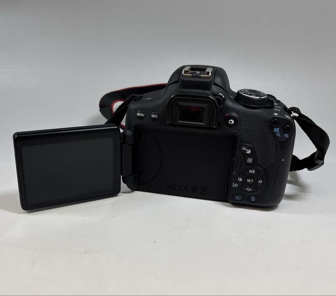 Canon EOSKissX8iダブルズームキット