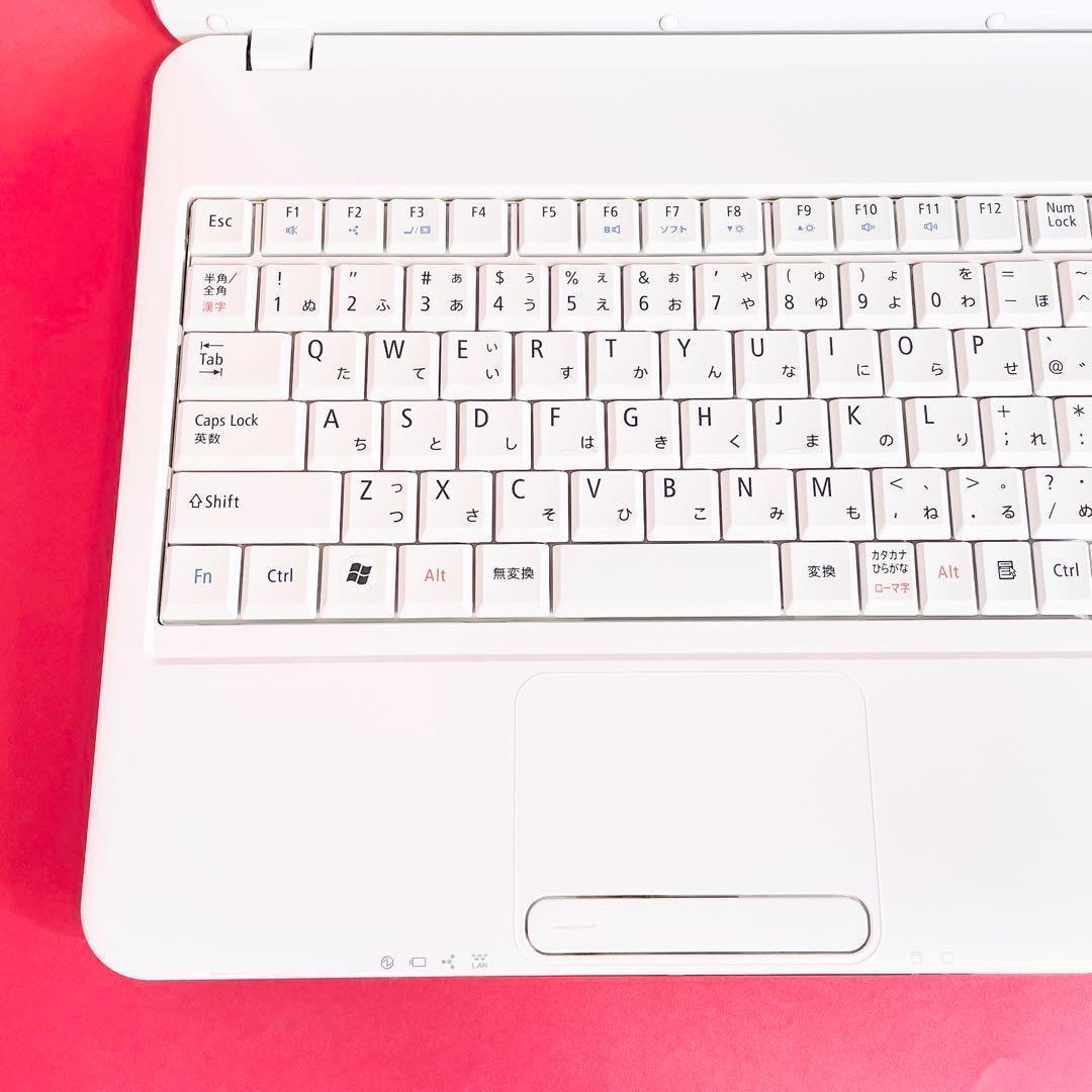 売り切れ続出‼️可愛い白✨️薄型ノートパソコン❣️WEBカメラ大容量500GB事務作業 初期設定済み WEBカメラ/DVDつき 人気の白 Lavie NEC ノートパソコン