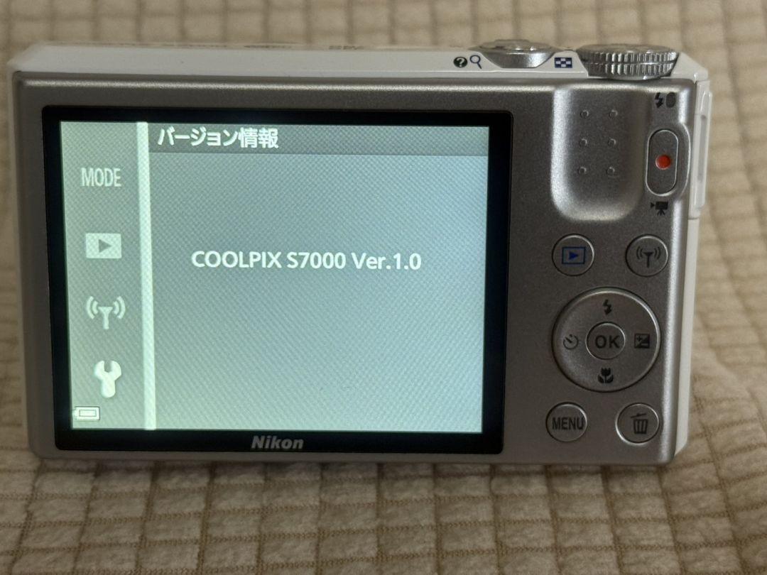 Nikon COOLPIX S7000 20倍光学ズーム コンパクトデジカメ白