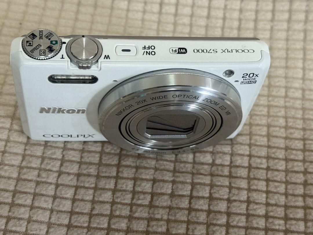 Nikon COOLPIX S7000 20倍光学ズーム コンパクトデジカメ白
