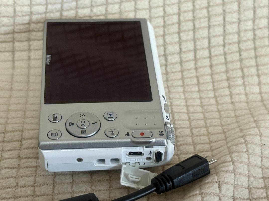 Nikon COOLPIX S7000 20倍光学ズーム コンパクトデジカメ白