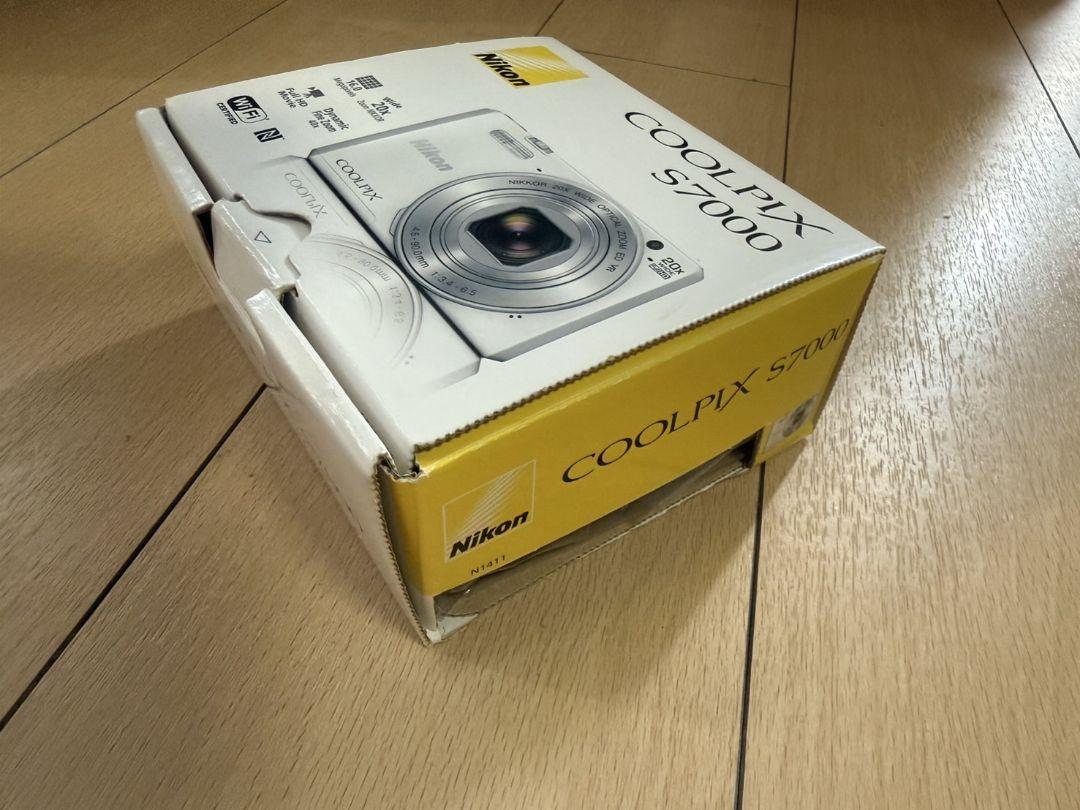 Nikon COOLPIX S7000 20倍光学ズーム コンパクトデジカメ白