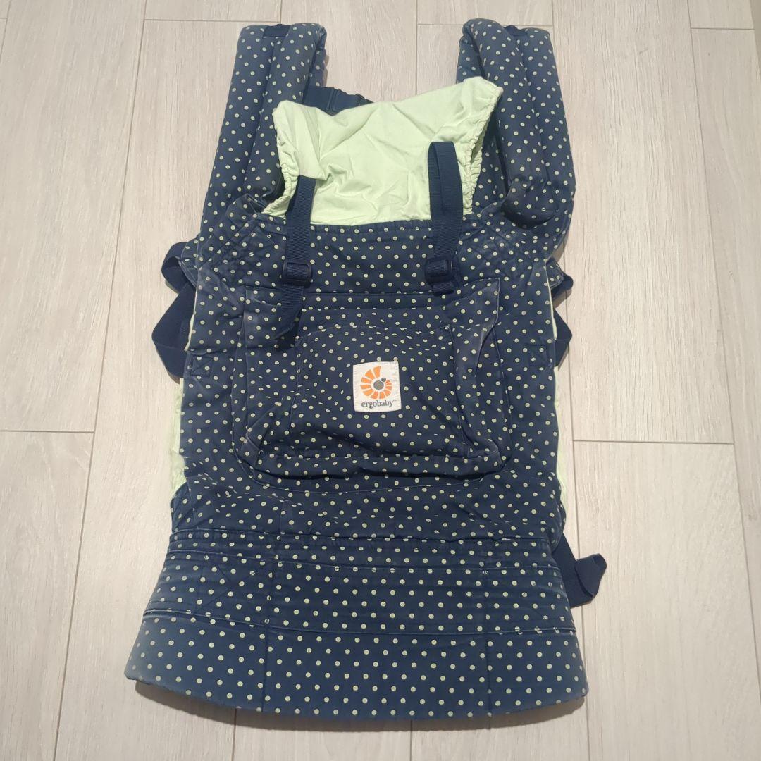 ergobaby ドット柄抱っこ紐 ネイビー/グリーン