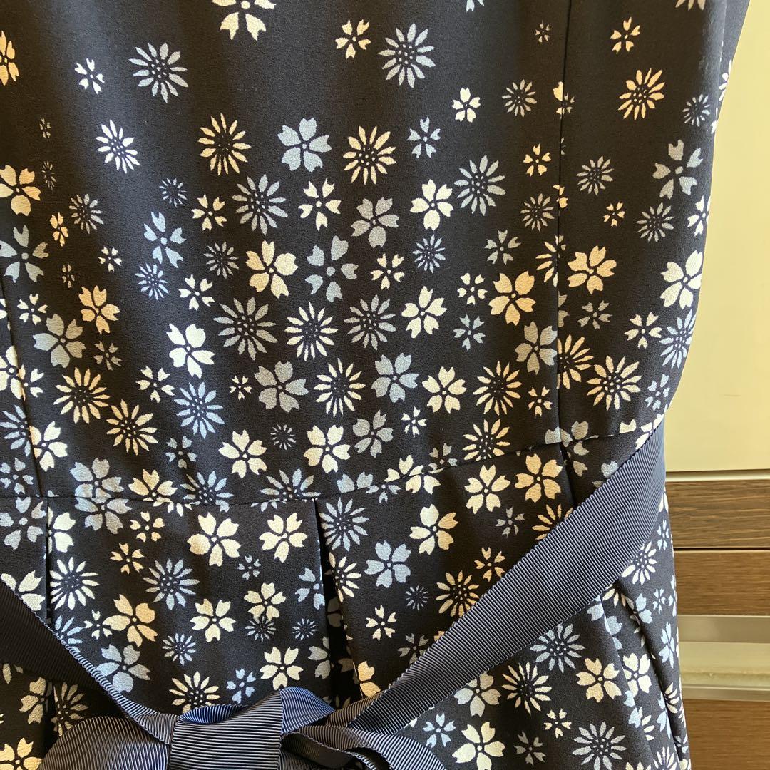 美品　ローラアシュレイ ワンピース　ネイビー　花柄11号　M-Lサイズ
