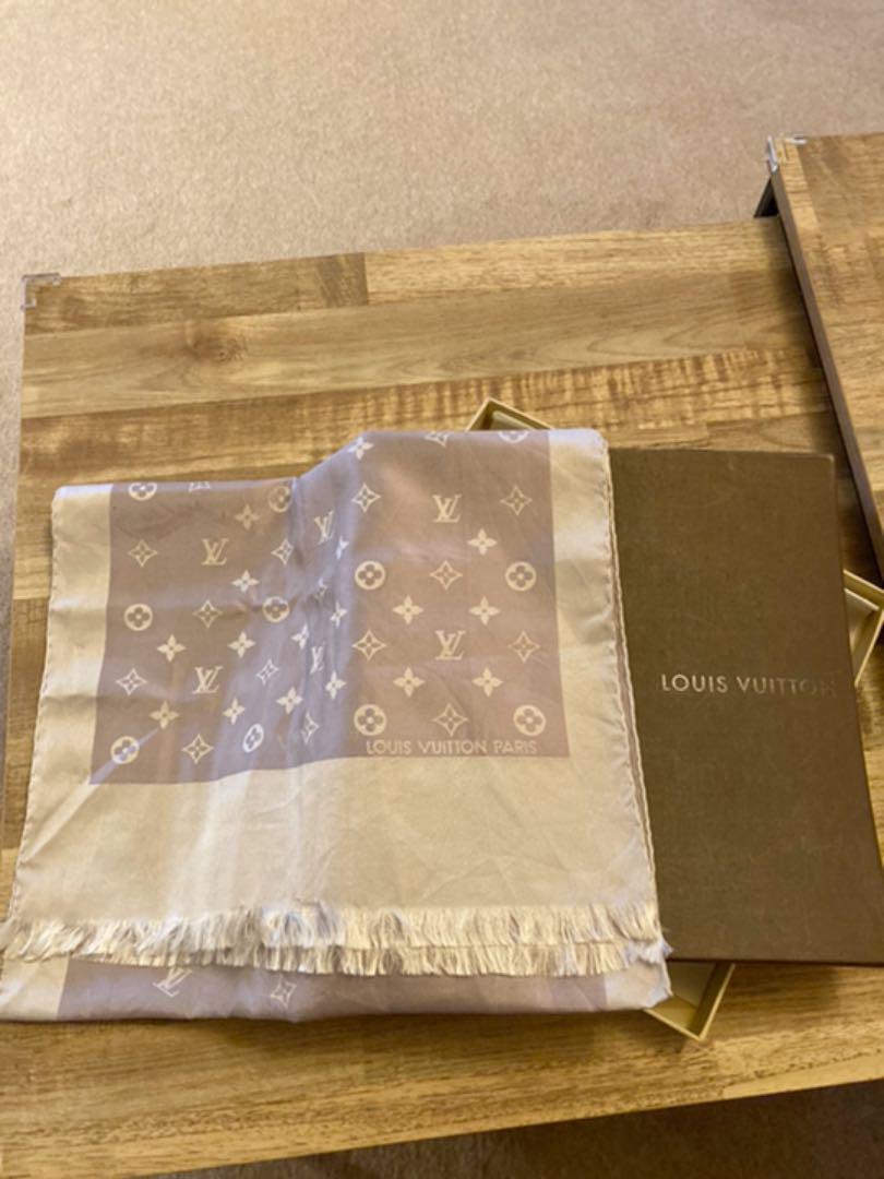 あははのは様専用LOUIS VUITTONルイヴィトンスカーフ、ストール