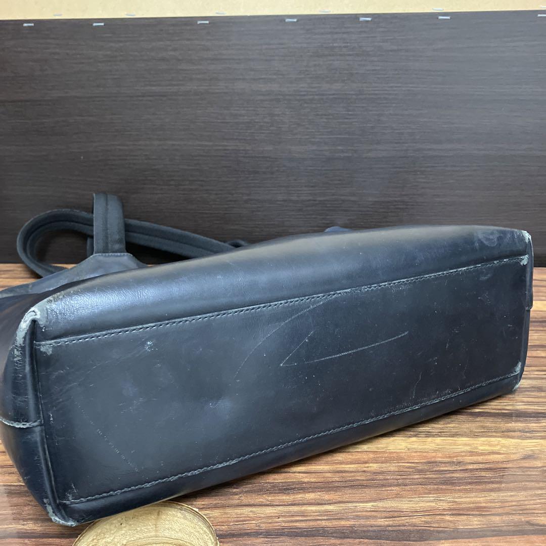Y PRADA レザー トートバッグ ロゴ型抜き ビジネス ブラック Y PRADA レザー トートバッグ ロゴ型抜き ビジネス ブラック
