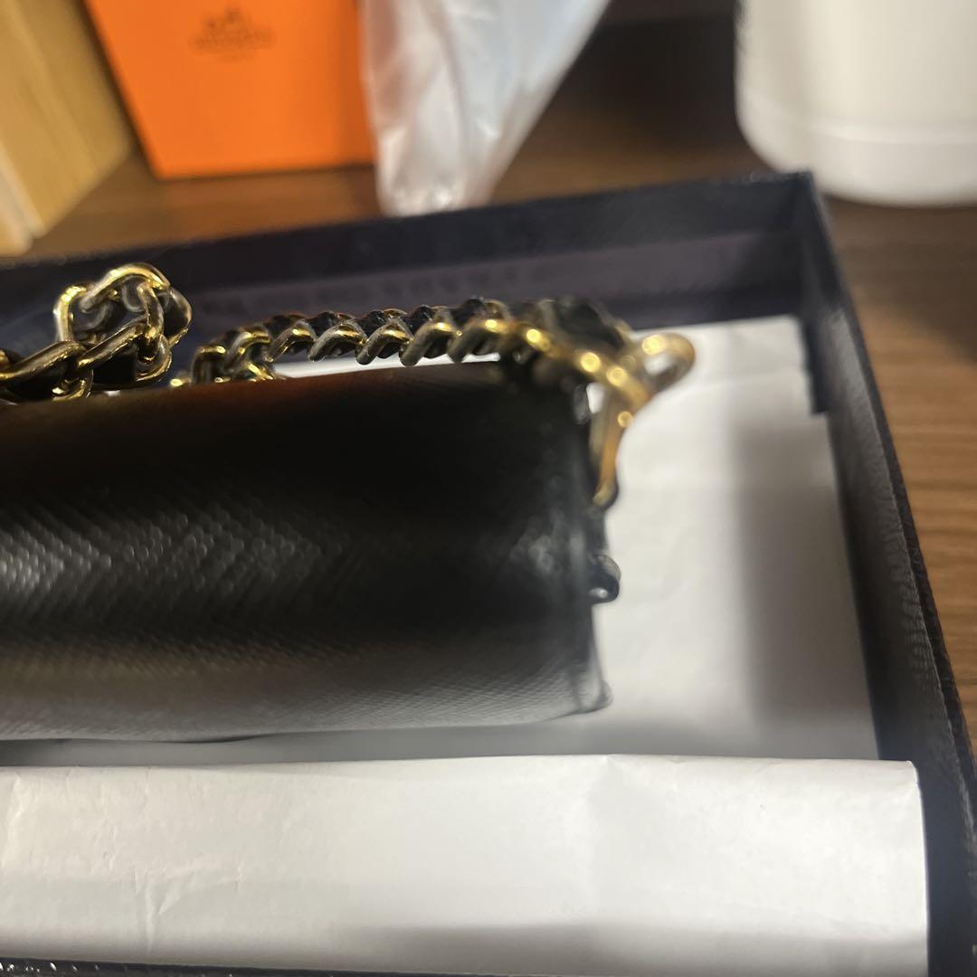 PRADA ブラック チェーンウォレット財布