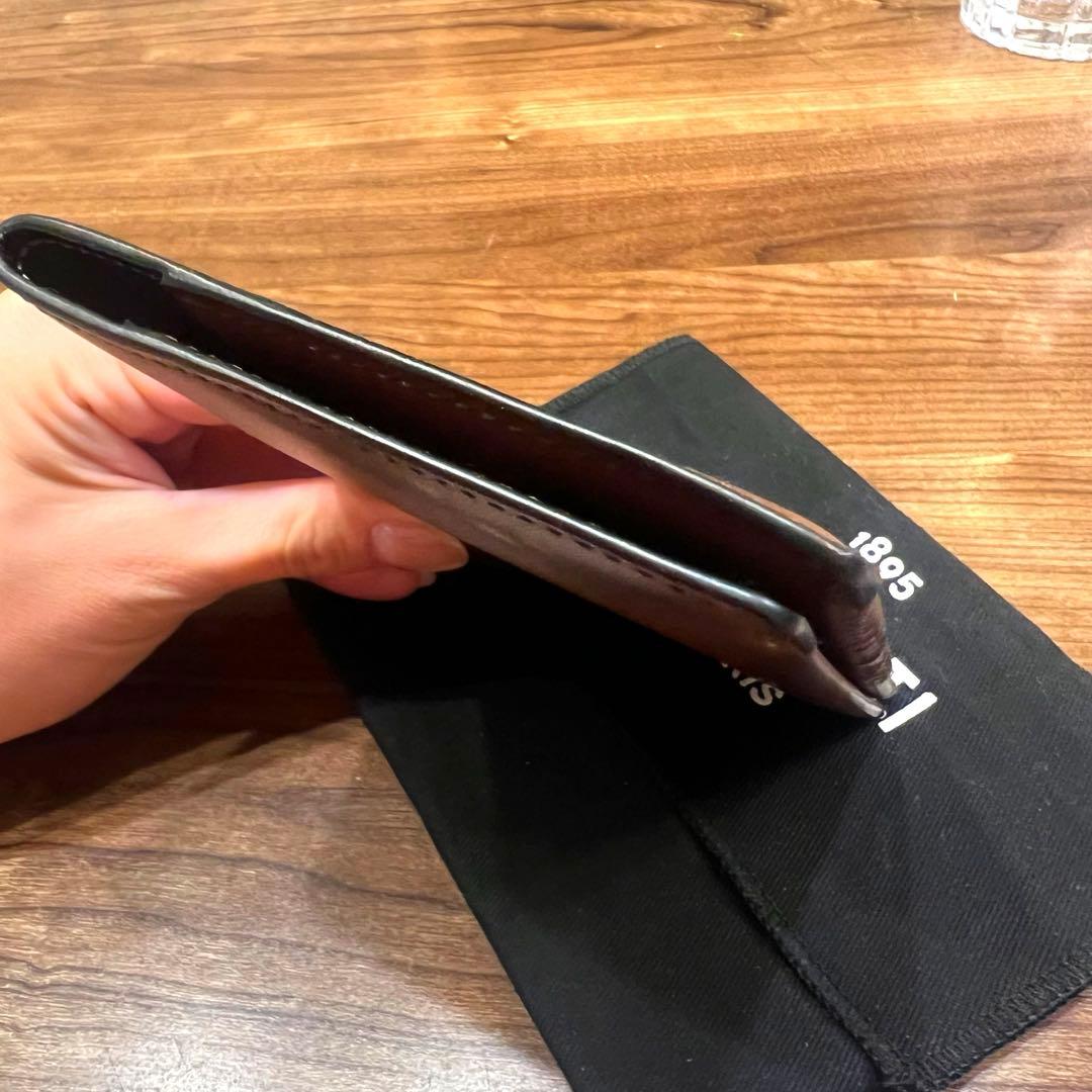 ブラウンレザーパスポートケースBerluti