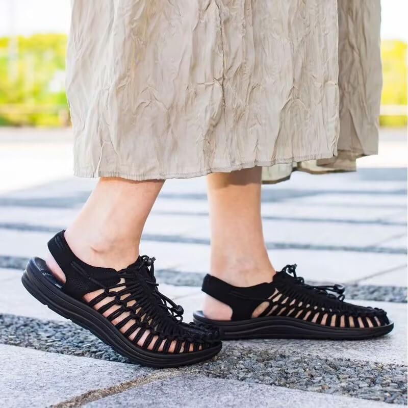 KEEN 23.5cm新品スポーツサンダル ブラック - メルカリ
