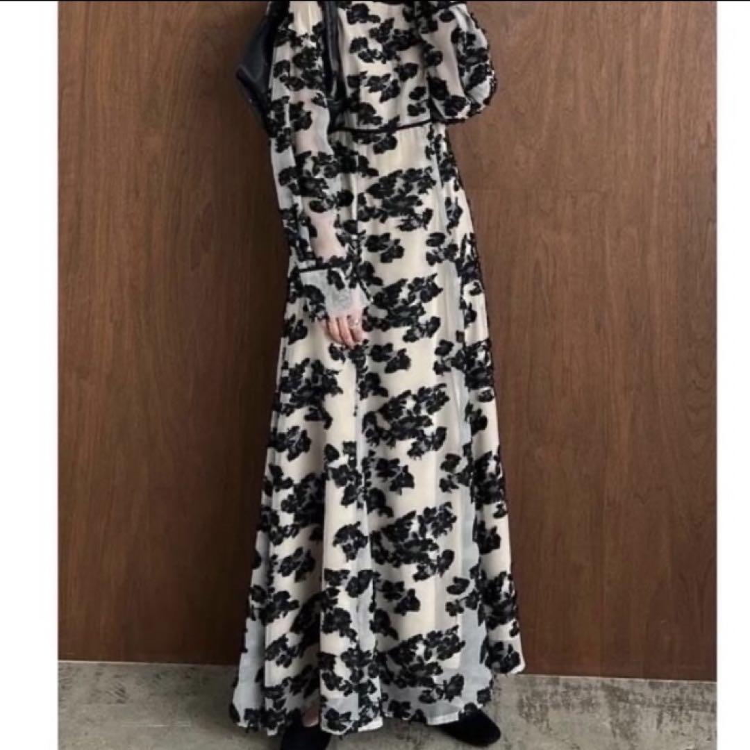 FLOW FLOWER JACQUARD ONE PIECE クラネ