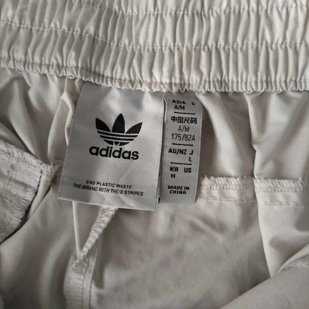 adidas ホワイト ショートパンツ - メルカリ