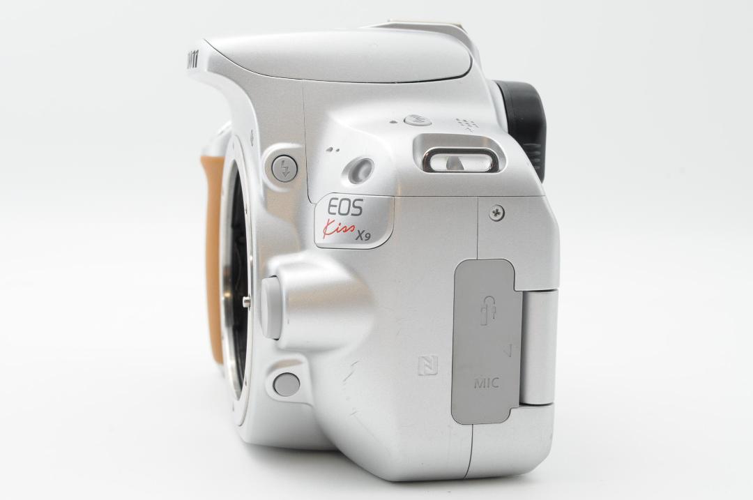 ■新品クラス⑨■春のSALE■ Canon EOS Kiss x9 ダブルレンズ